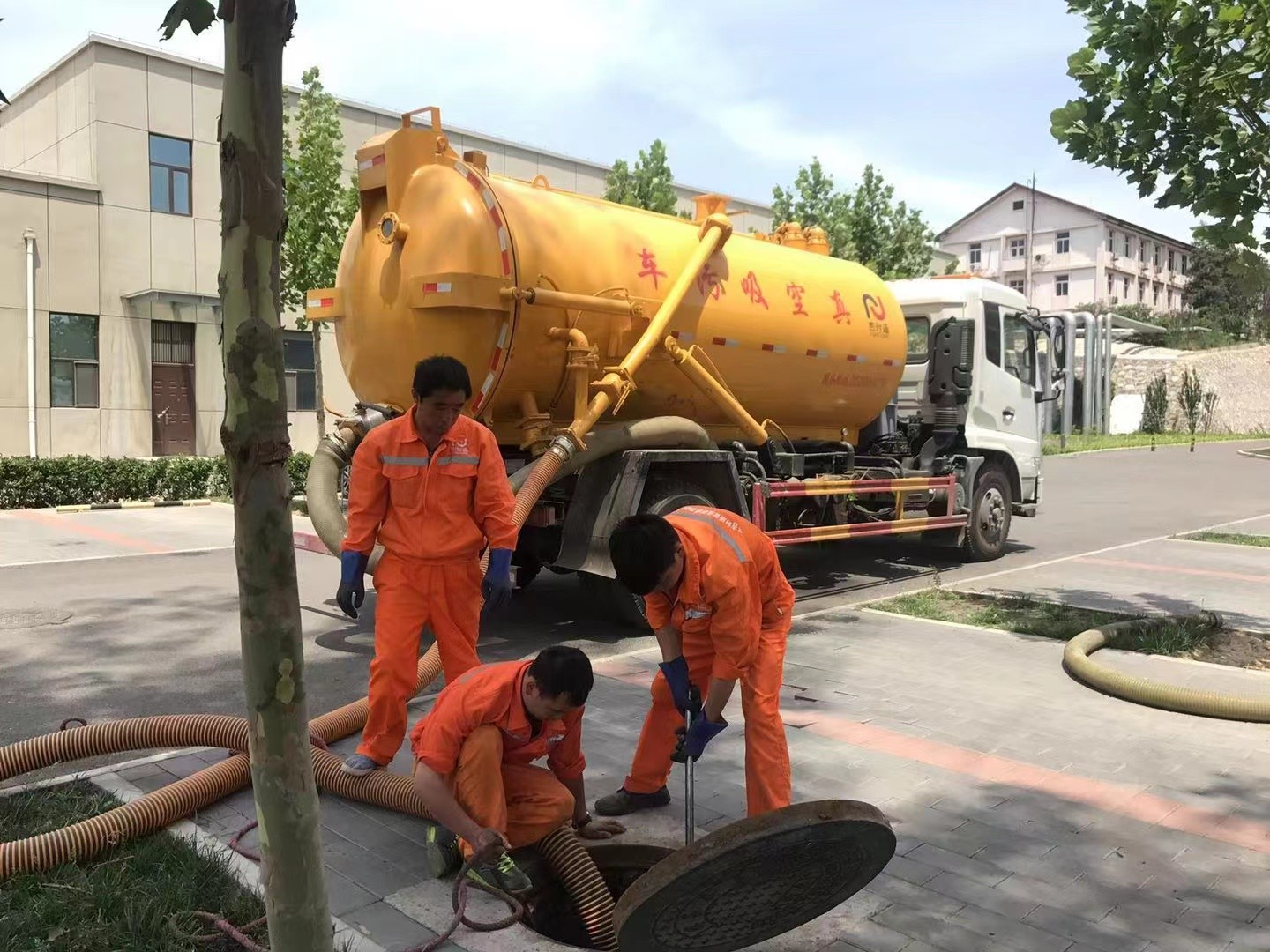 凌云化粪池清理与5-8吨吸粪车施工效率分析